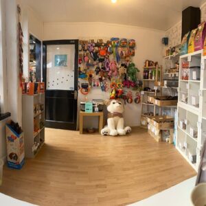 Pet Munch UK - Shop Interior